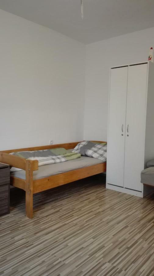 Halex 3 Apartman Nyitrabajna Kültér fotó